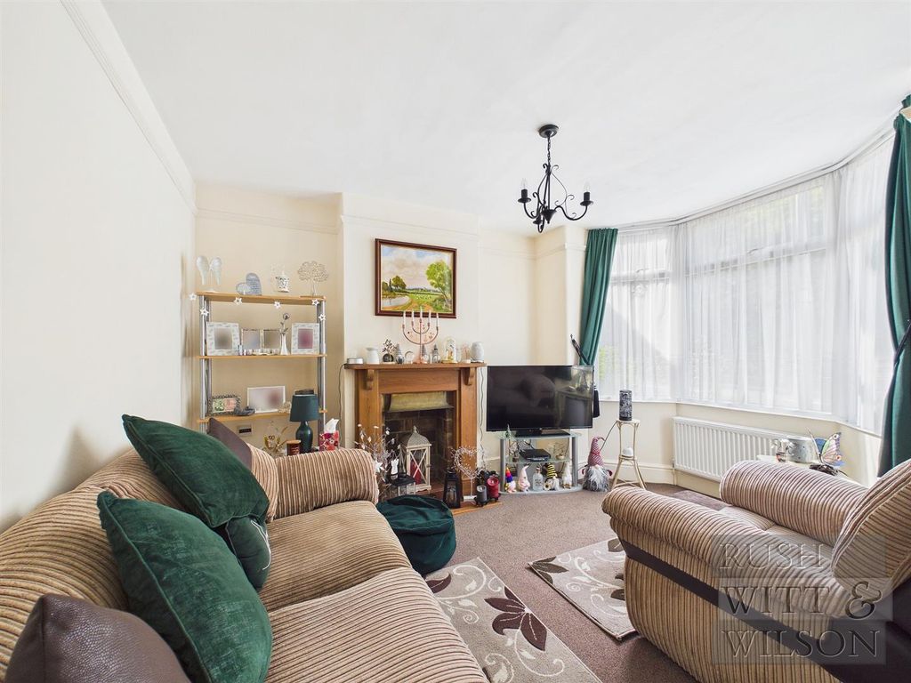 Property photo 2 of 18