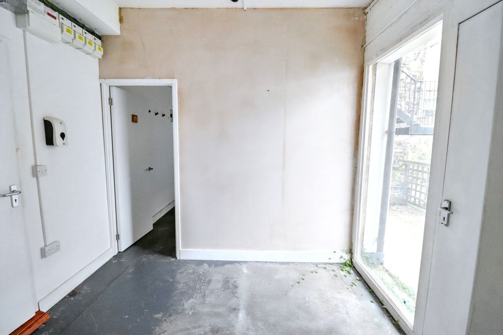 Property photo 2 of 8 Img_8600