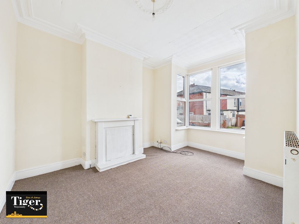 Property photo 2 of 11 Cam03440G0-Pr0417-Still001