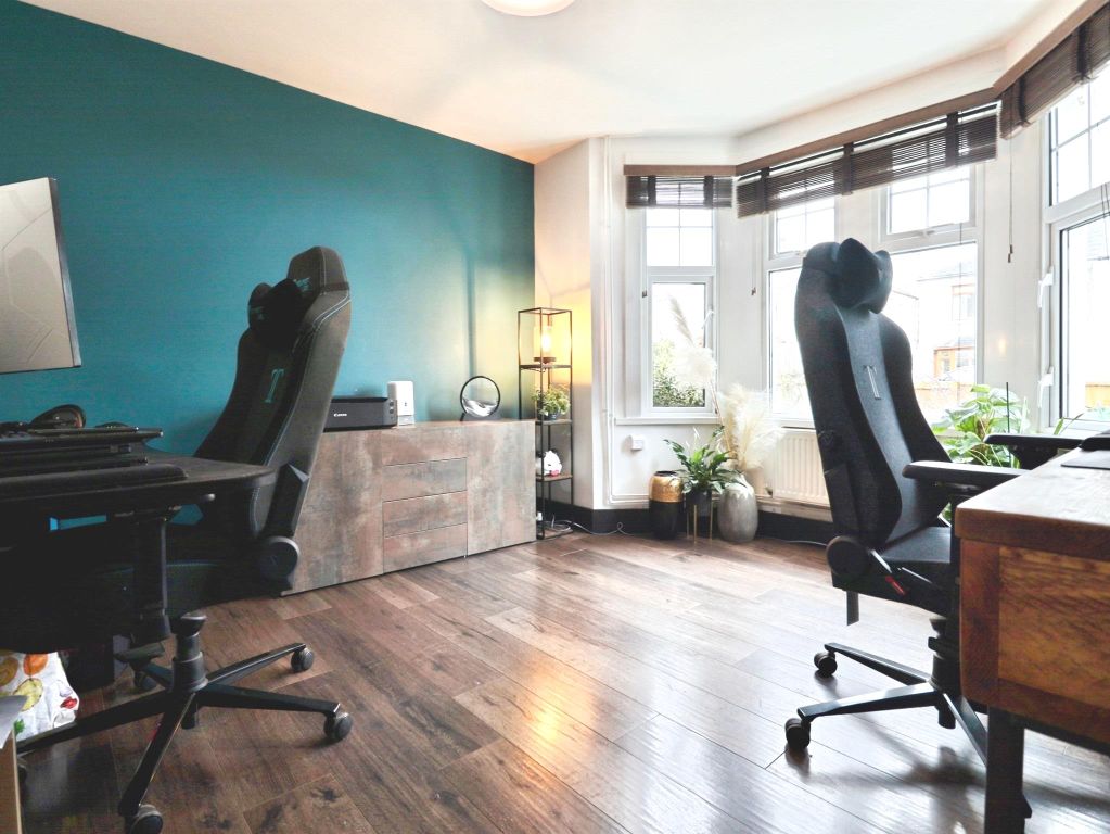 Property photo 2 of 33