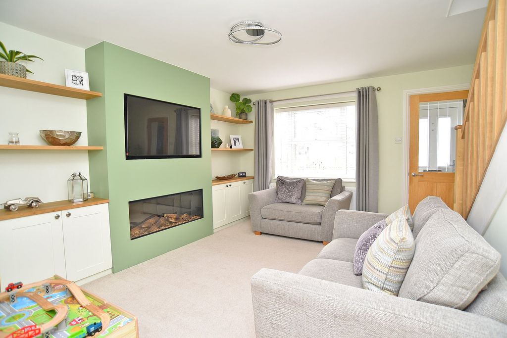 Property photo 3 of 14