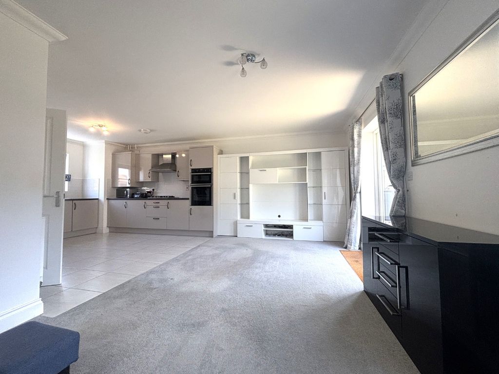 Property photo 3 of 14 4636752