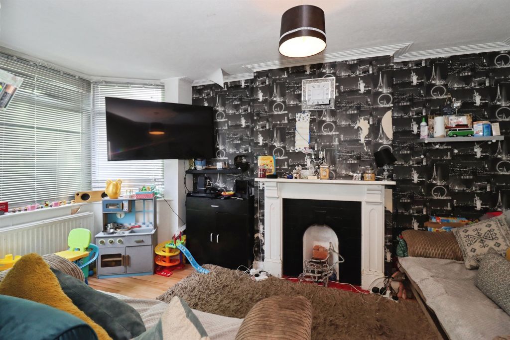 Property photo 3 of 17