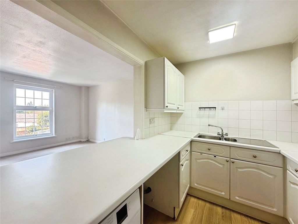 Property photo 2 of 11 Picture No. 12