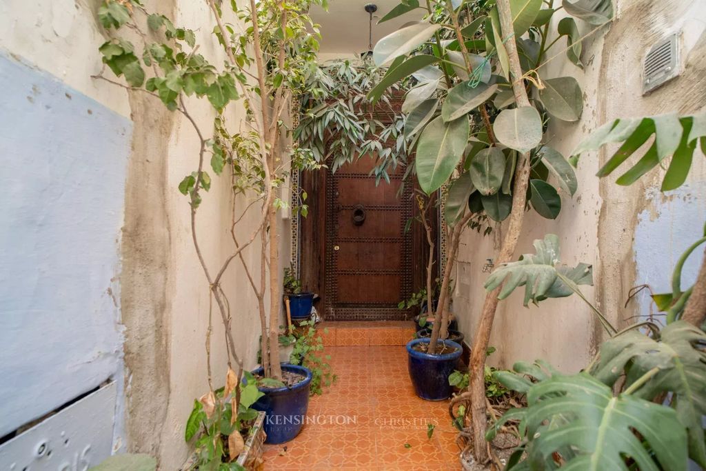 Property photo 3 of 42