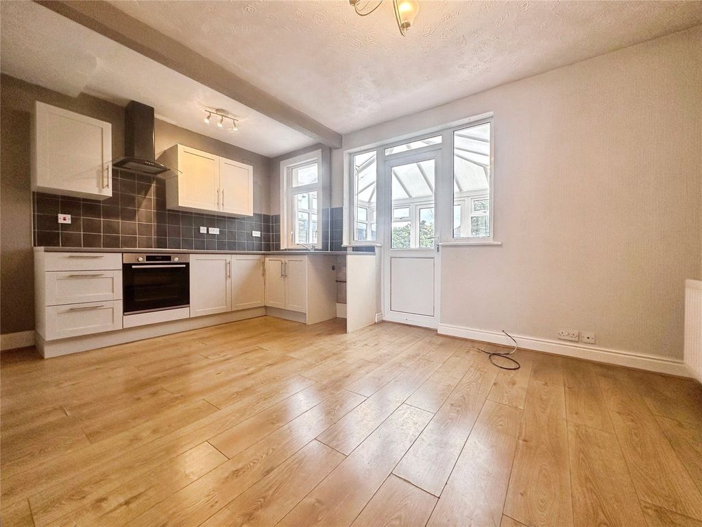 Property photo 3 of 12 Kitchen Diner