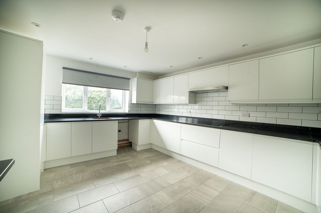 Property photo 2 of 27 Kitchen 1