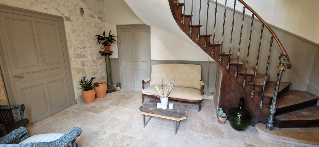 Property photo 2 of 27