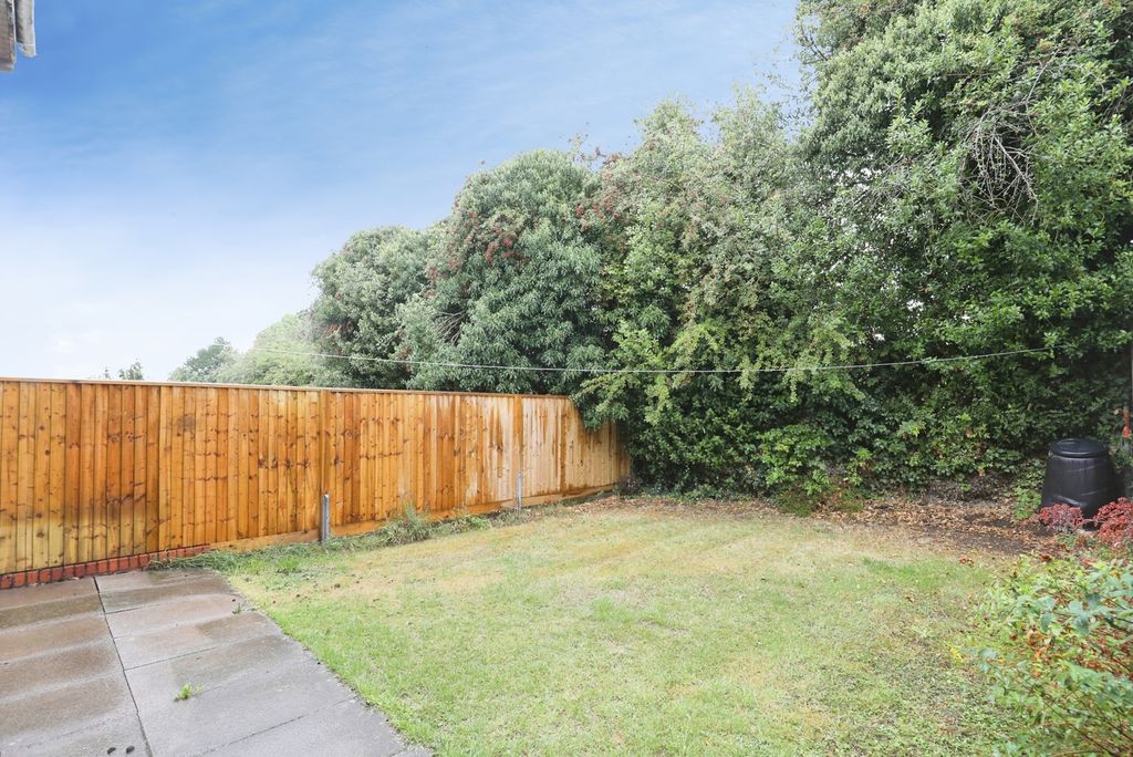 Property photo 3 of 12 Garden