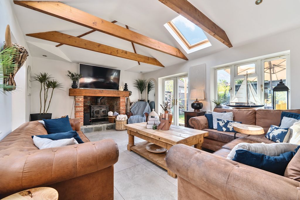 Property photo 3 of 24