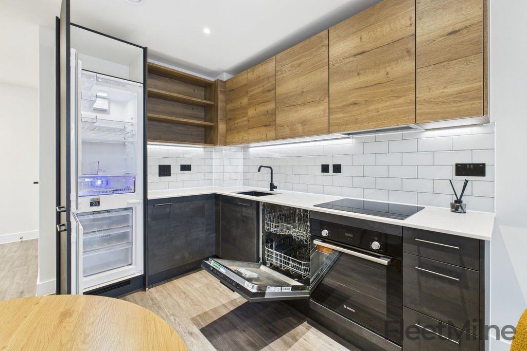Property photo 3 of 20 Kitchen