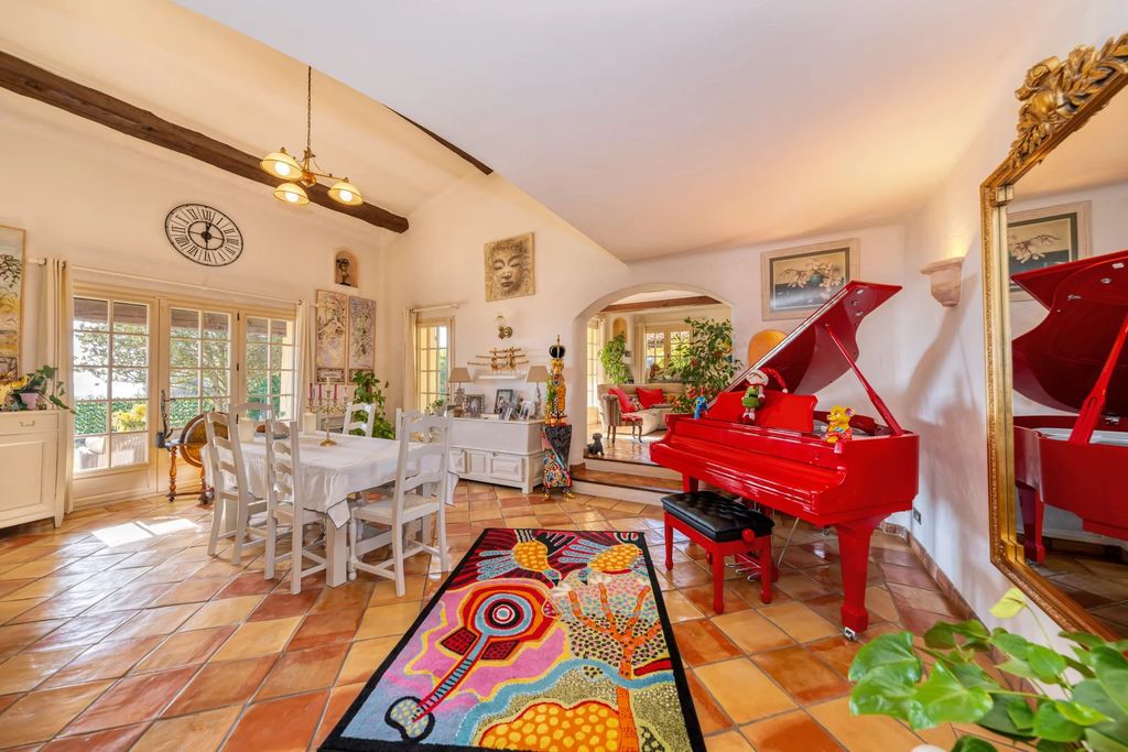 Property photo 1 of 28