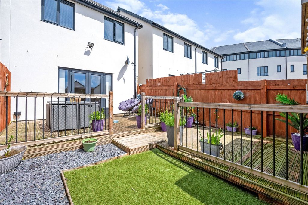 Property photo 2 of 17 Picture No. 01