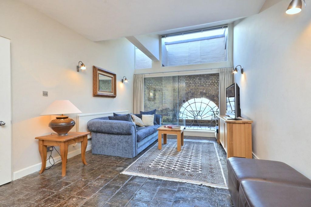 Property photo 1 of 11 1