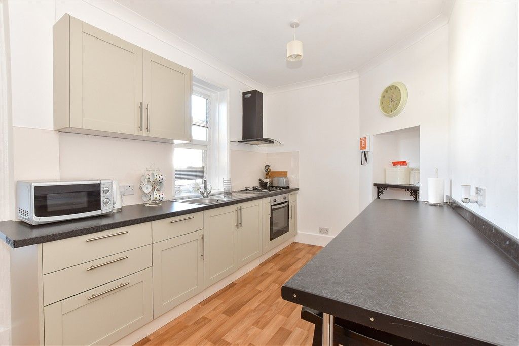Property photo 3 of 12 Kitchen