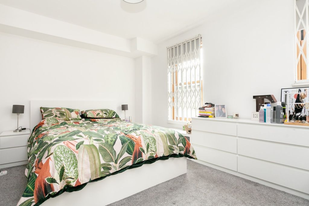 Property photo 3 of 11 Bedroom