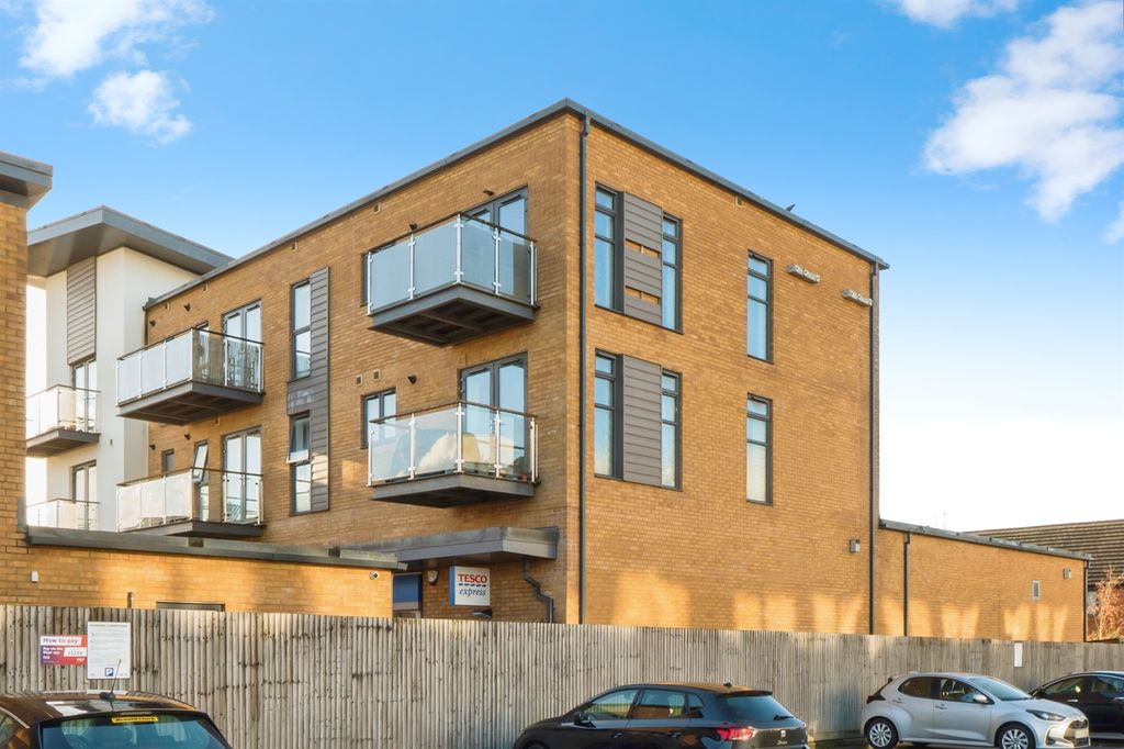 Property photo 1 of 12