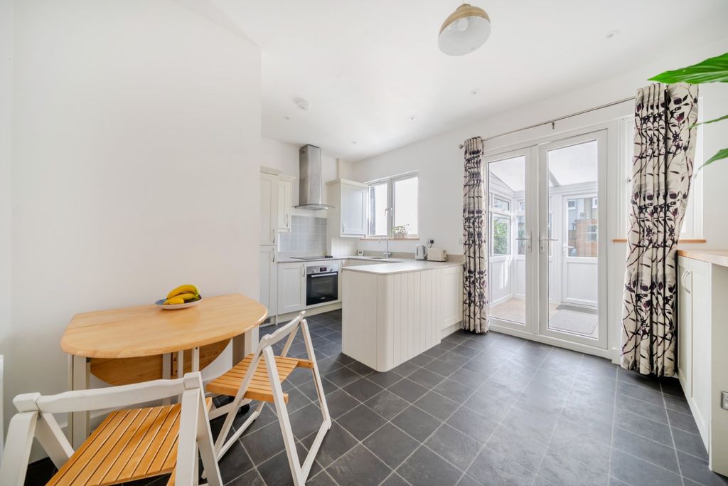 Property photo 2 of 13 Picture No. 15