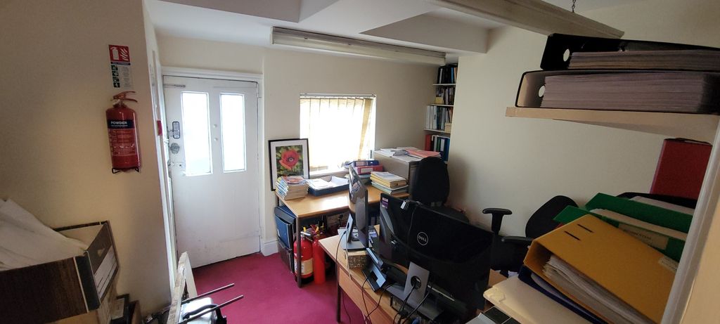 Property photo 3 of 5