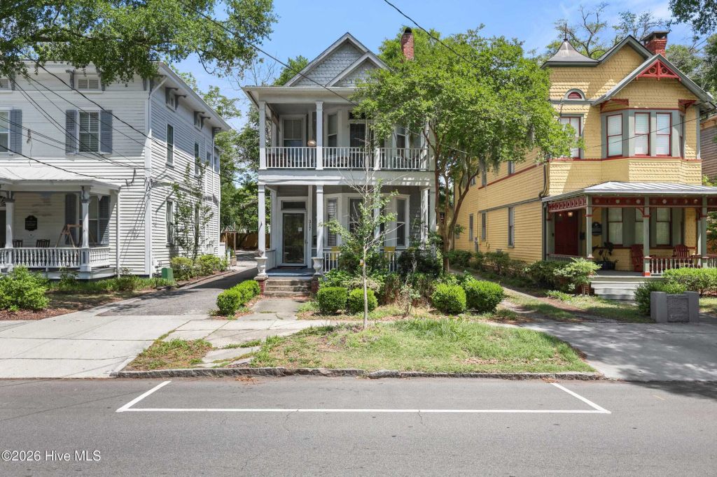 Property photo 1 of 31