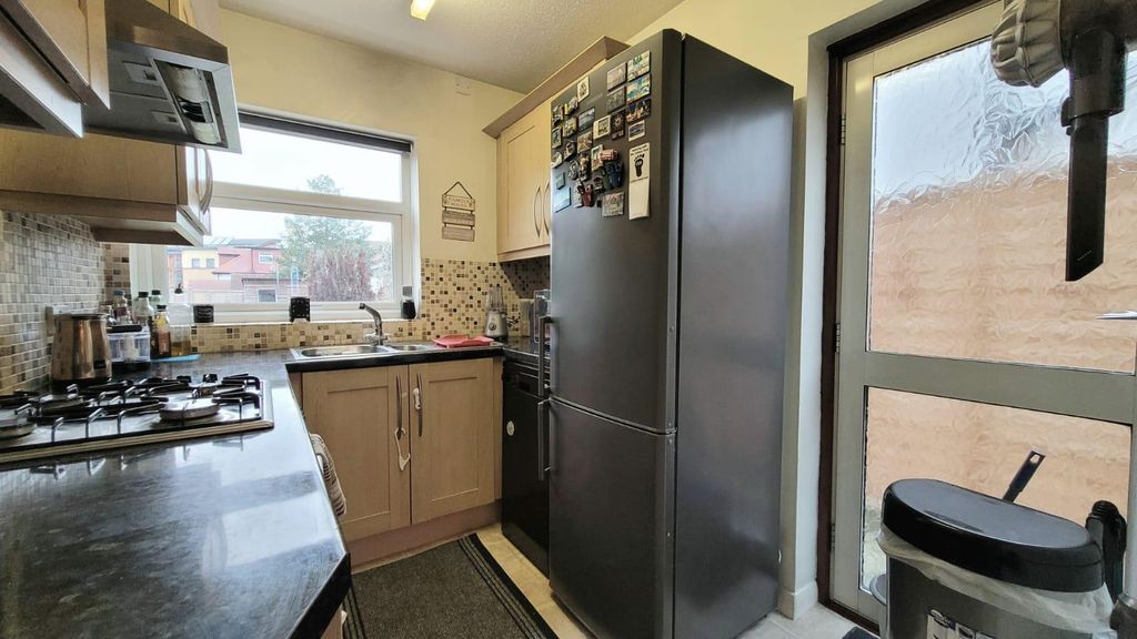 Property photo 2 of 16 Image