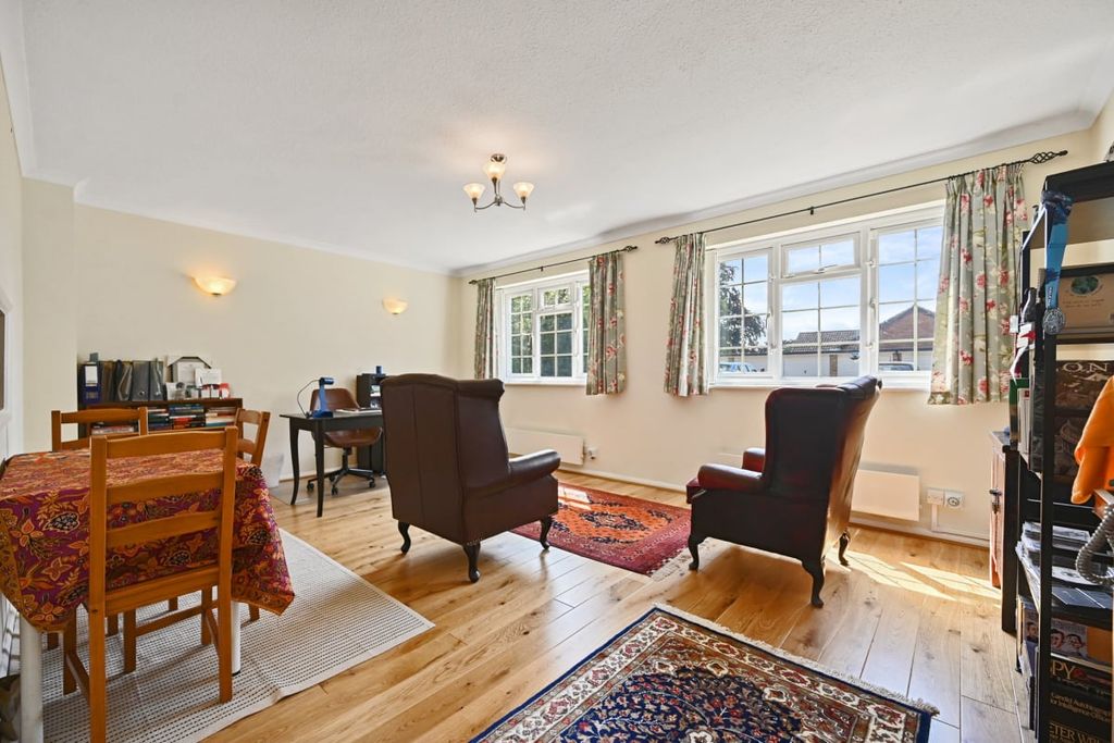 Property photo 2 of 10
