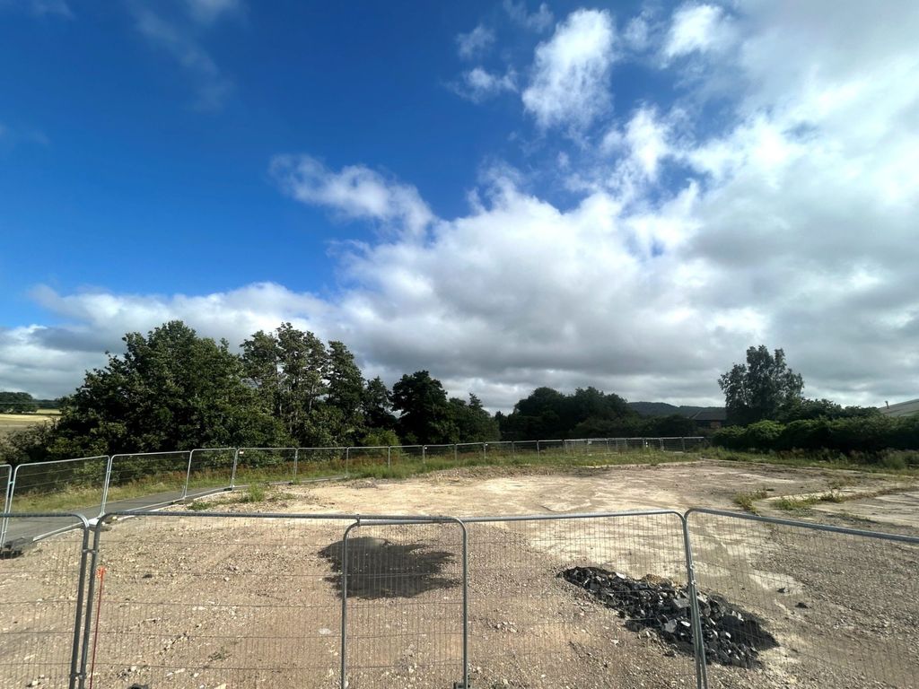 Property photo 3 of 6 Picture No. 02