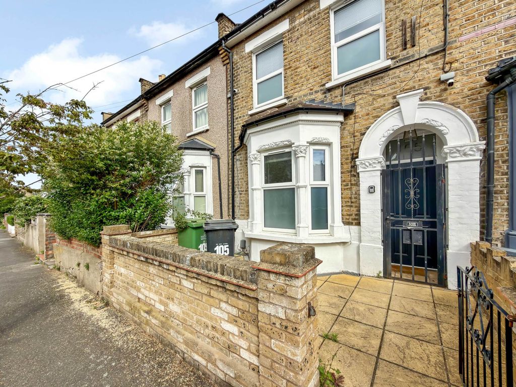 Property photo 1 of 32