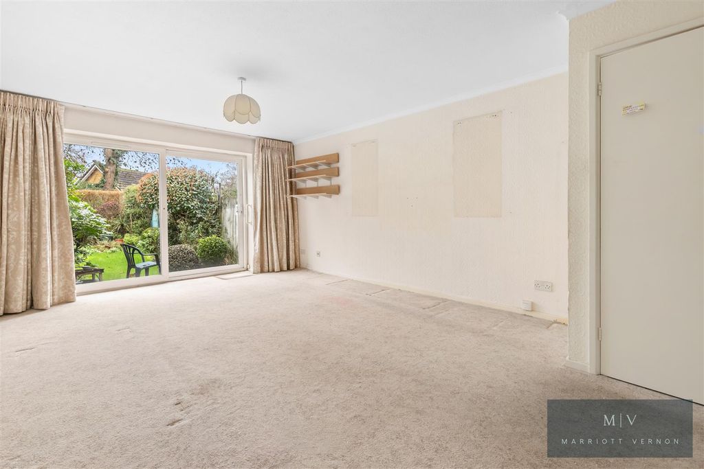 Property photo 2 of 12 Tidenham Gardens 32 MV-3.Jpg