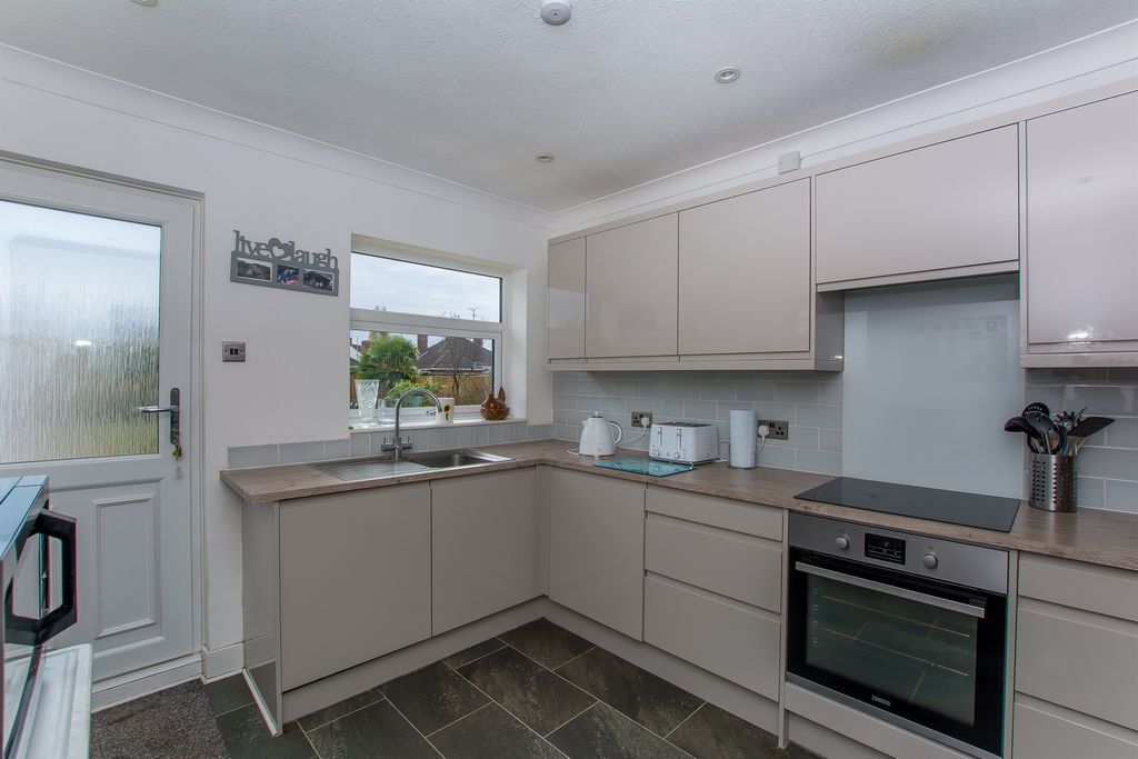 Property photo 2 of 24