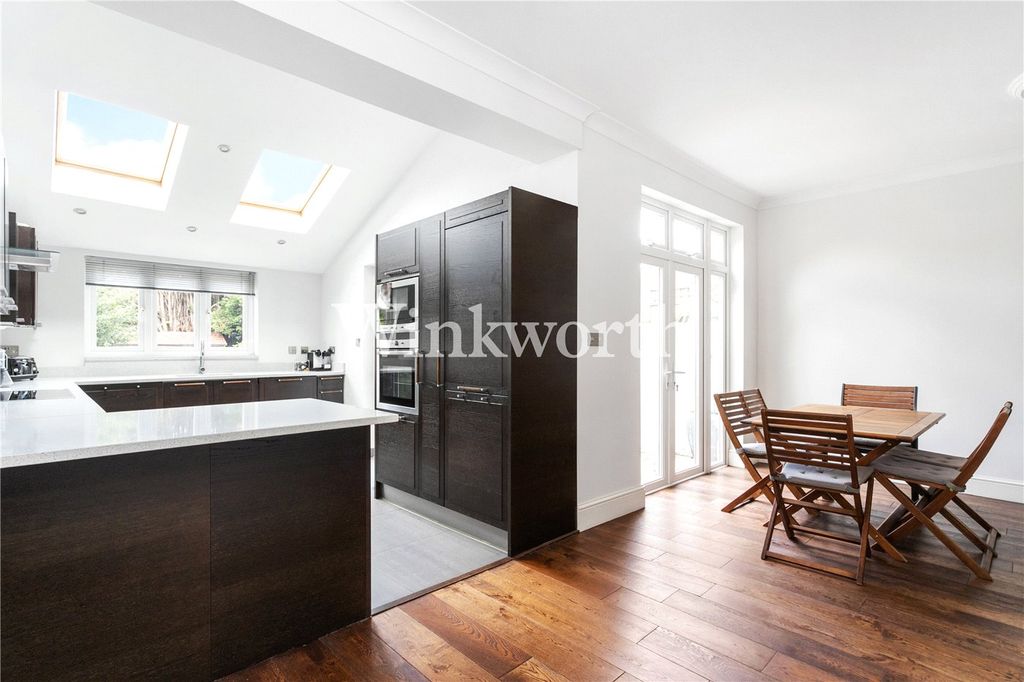 Property photo 2 of 13 Picture No. 02