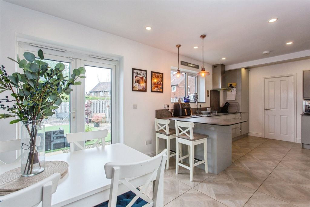Property photo 3 of 21 Dining Kitchen