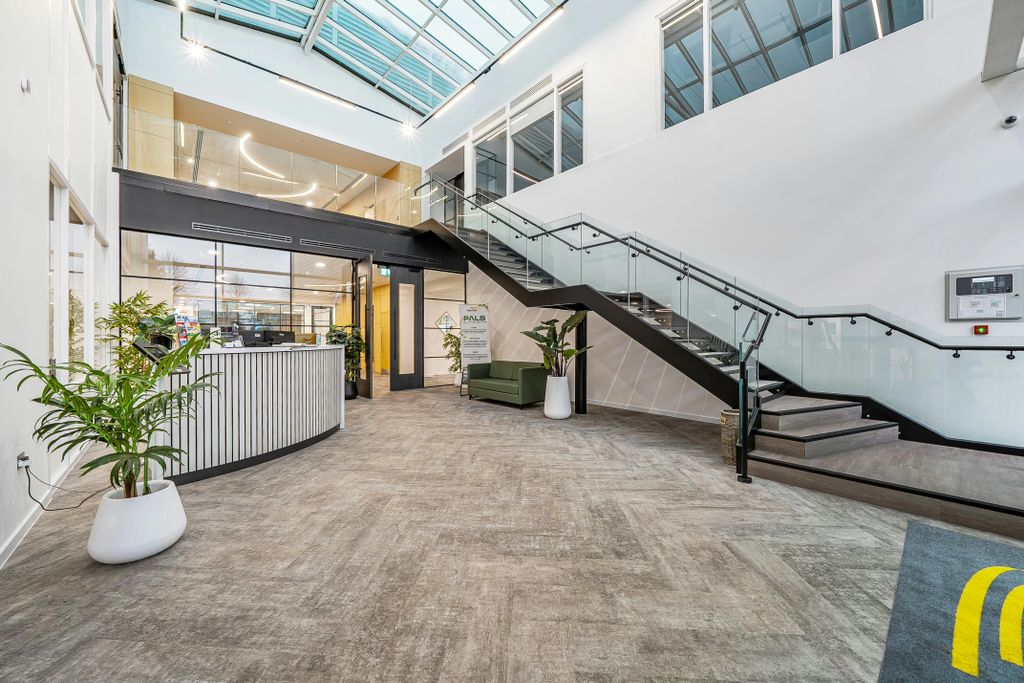 Property photo 2 of 13 13863176692Daab9c2Ffc.Jpg