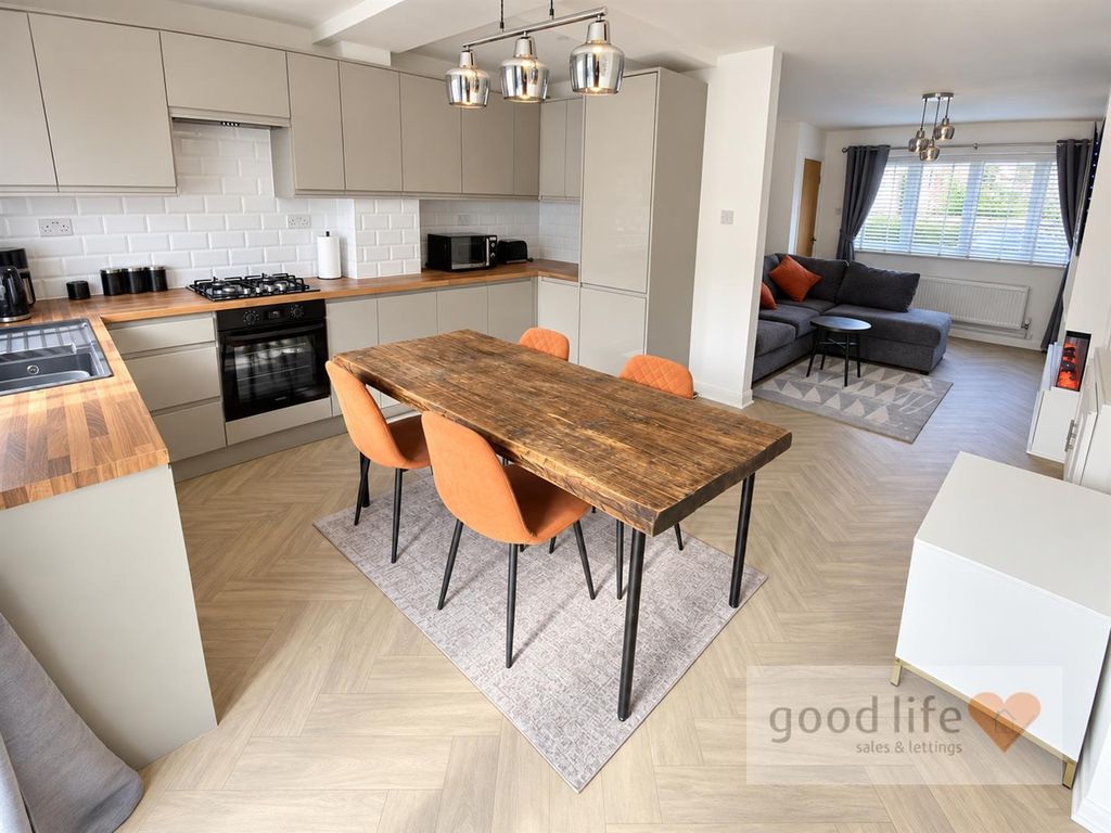 Property photo 3 of 13 20260915_081708210_Ios111 Galashiels Road.Jpg