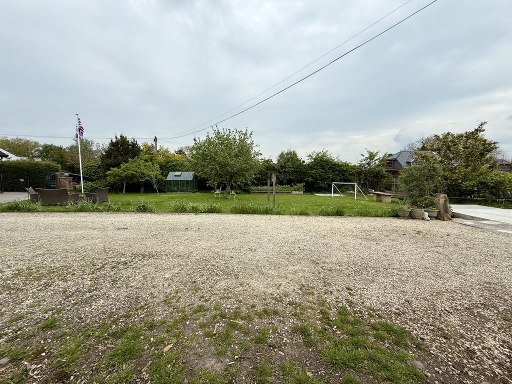 Property photo 3 of 5