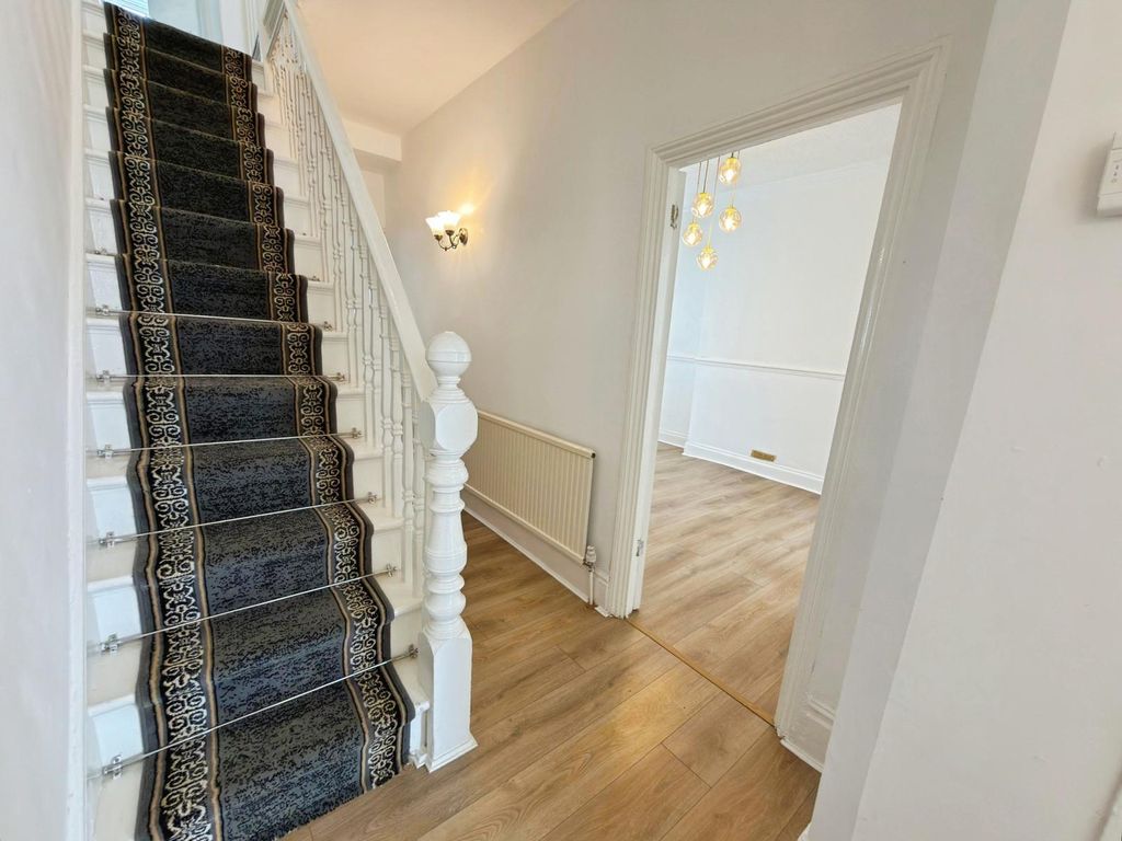 Property photo 2 of 26
