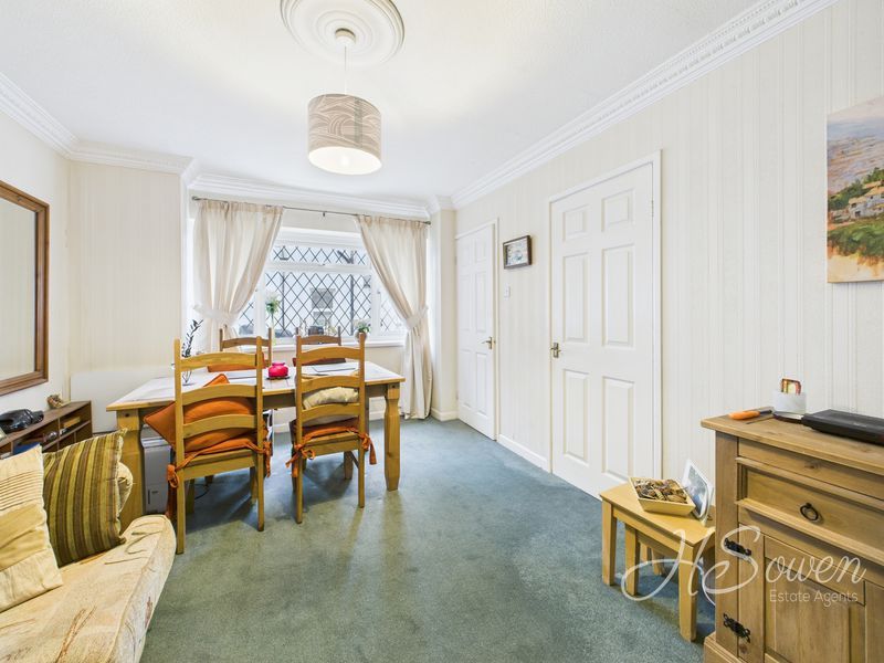 Property photo 3 of 10 Photo 4