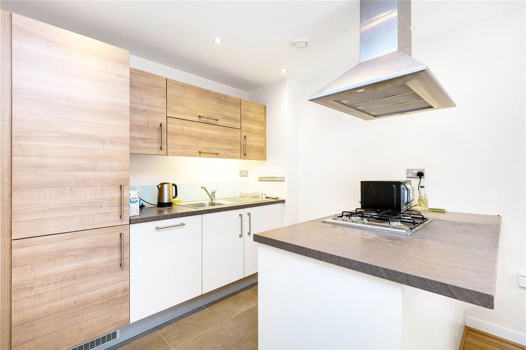 Property photo 1 of 14 Picture No. 16