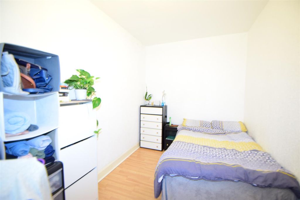Property photo 3 of 12 Bedroom 2