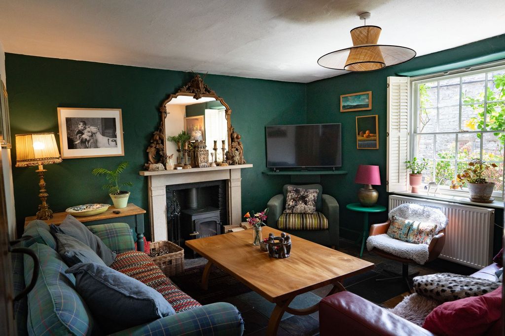 Property photo 2 of 66 Sitting Room