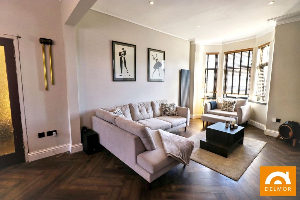 Property photo 2 of 34