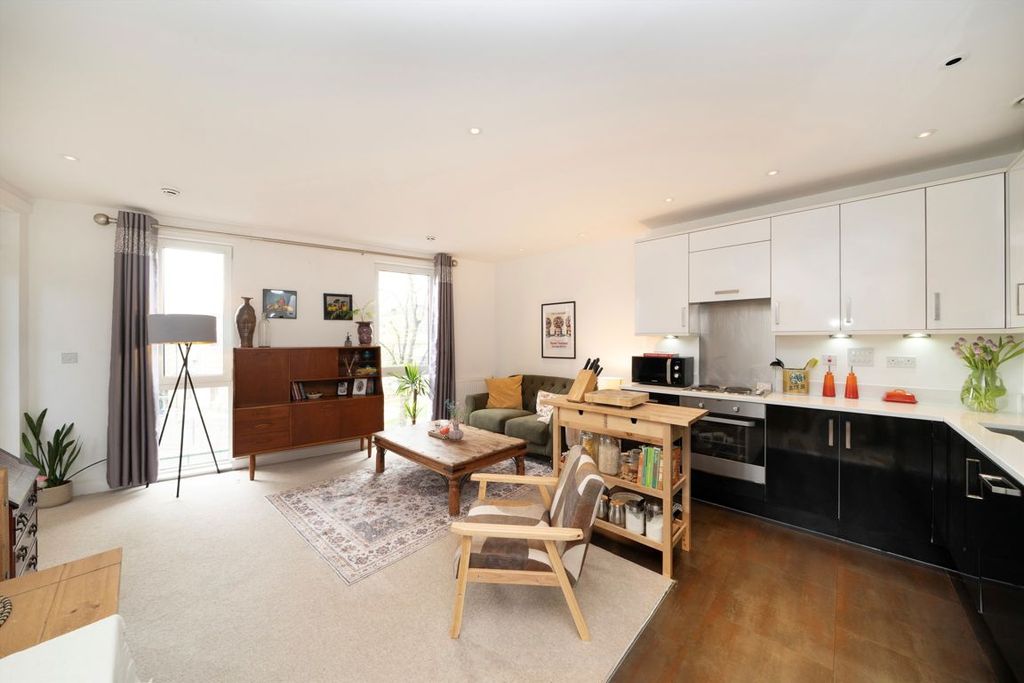 Property photo 2 of 9