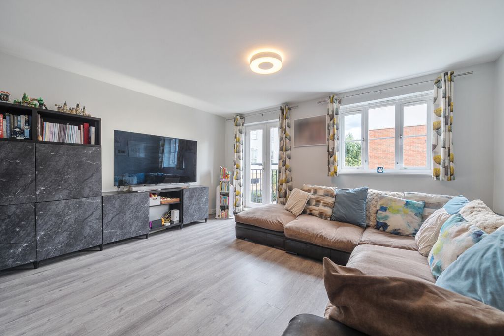 Property photo 2 of 18 1520792-12-6Aa433...