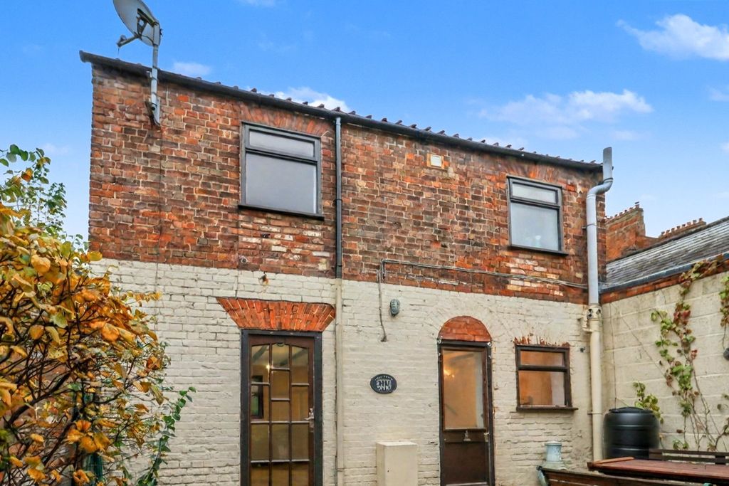 Property photo 1 of 14 4547201