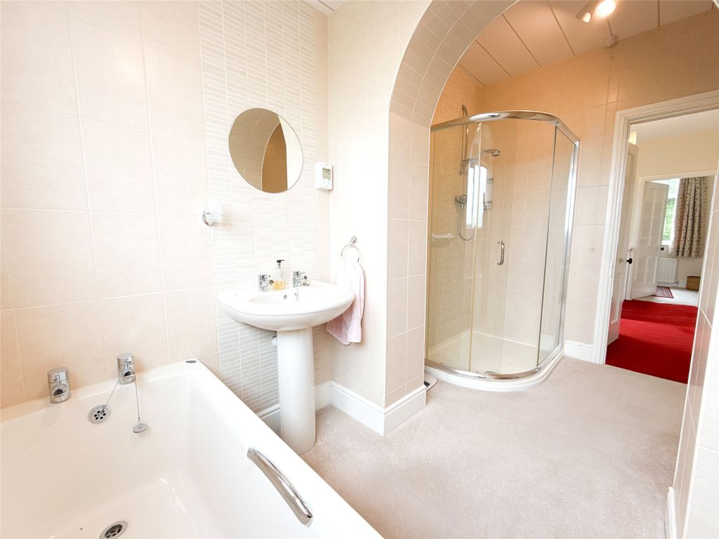 Property photo 3 of 29 Bathroom