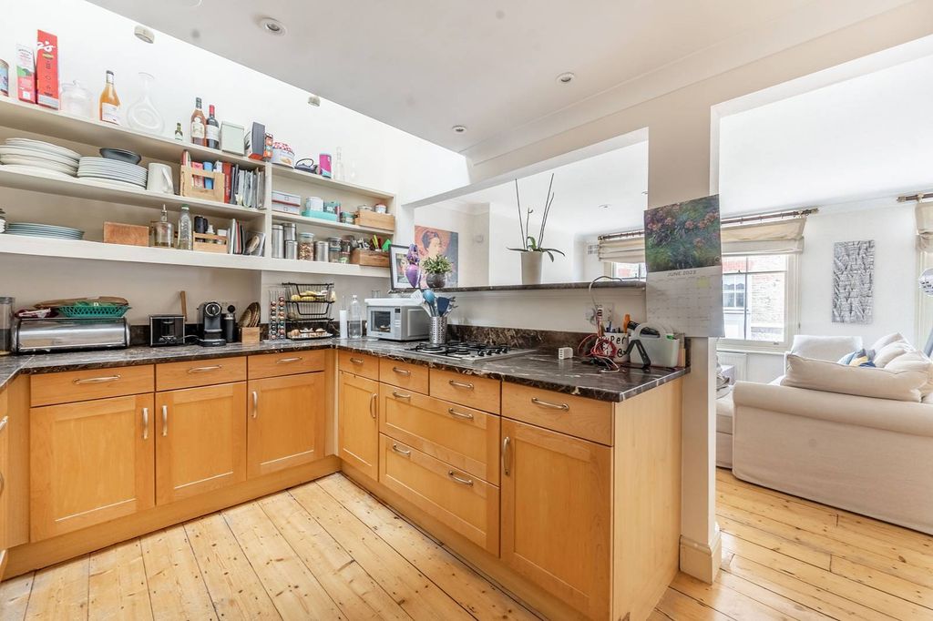 Property photo 3 of 10