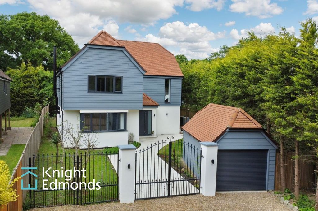 Property photo 1 of 24