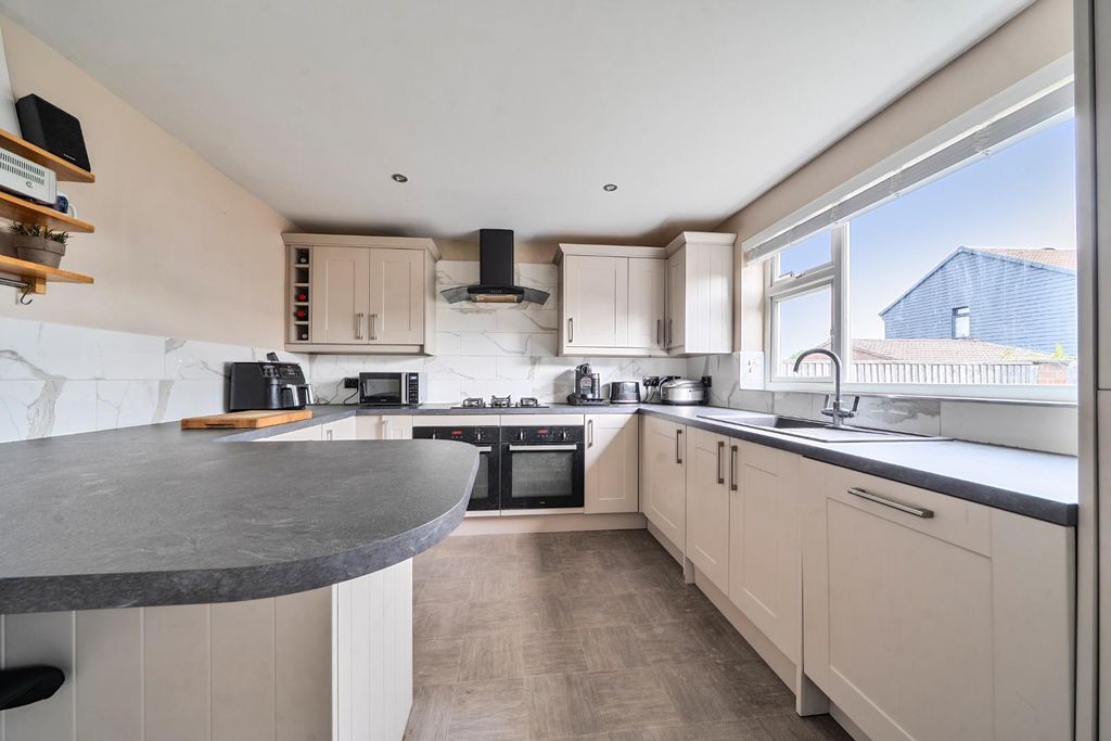 Property photo 2 of 20 1-6A8717d71B7B2-1509609-9-6A86Ebd7B6F3F-1.Jpg