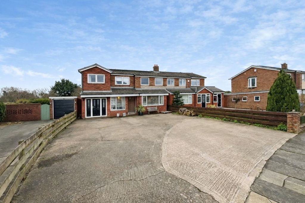 Property photo 1 of 22 Photo 12