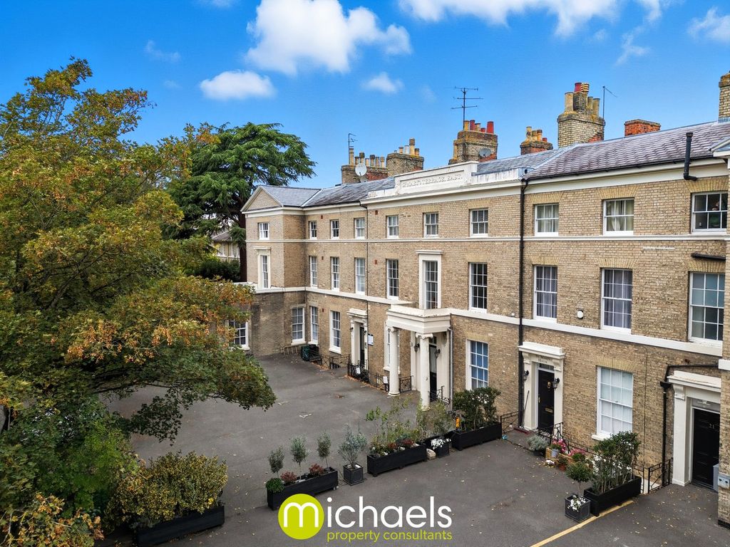 Property photo 2 of 26